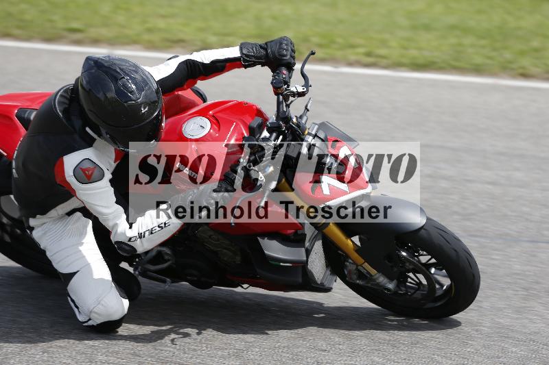 /Archiv-2024/29 12.06.2024 MOTO.CH Track Day ADR/Gruppe blau/71